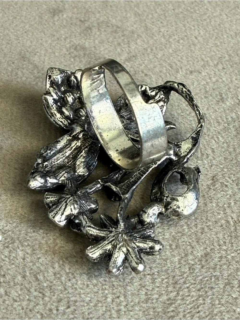 Silver-Tone Floral Ring with Aqua Crystal Accents